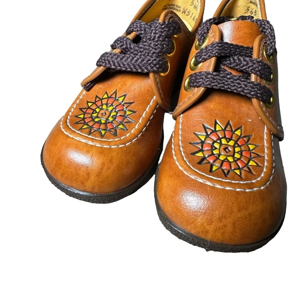Robinson Crusoe Vintage Toddler Leather Dress Shoes Medallion Etch Size 8.5